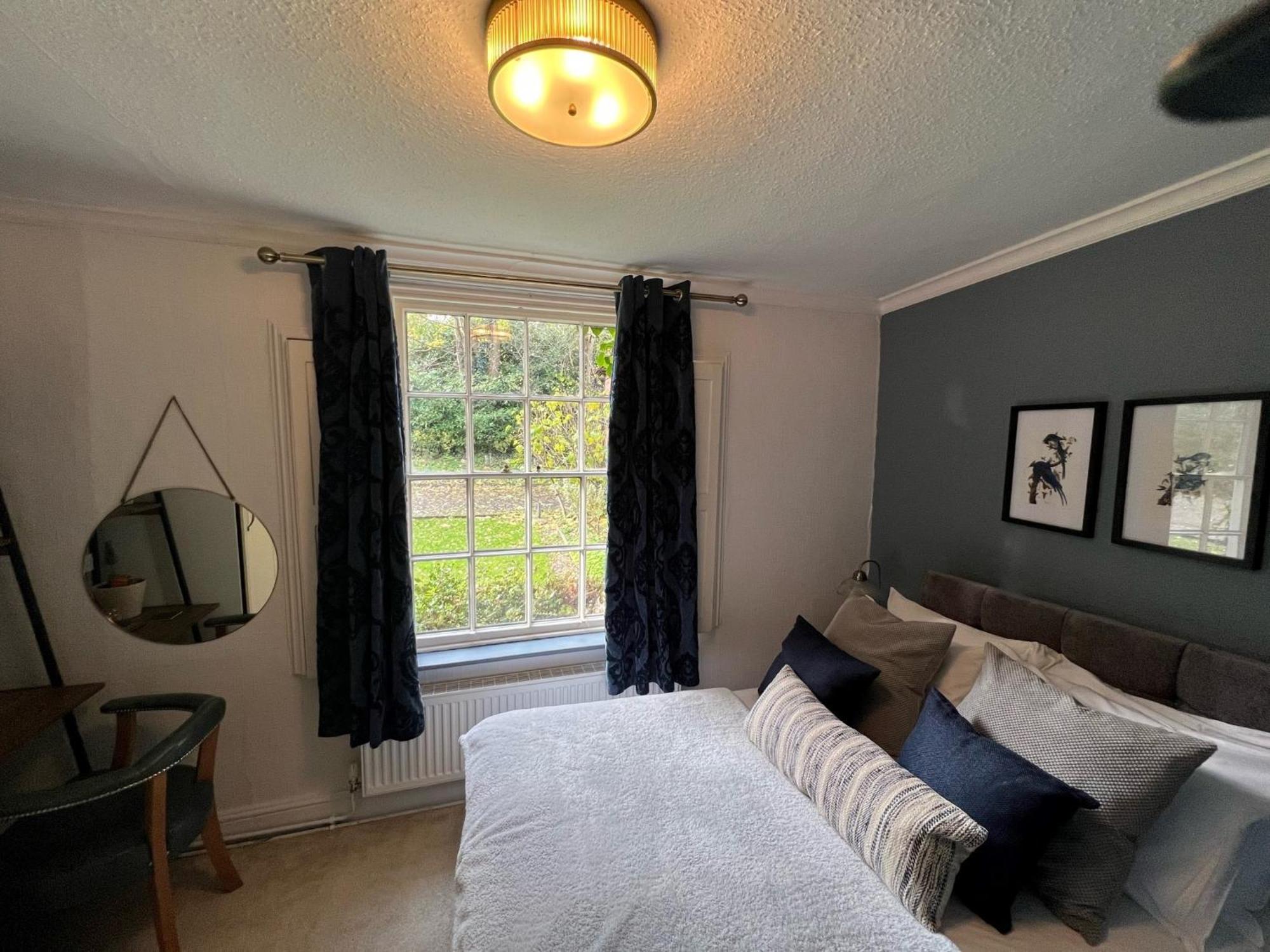Old Rectory House, 4*
