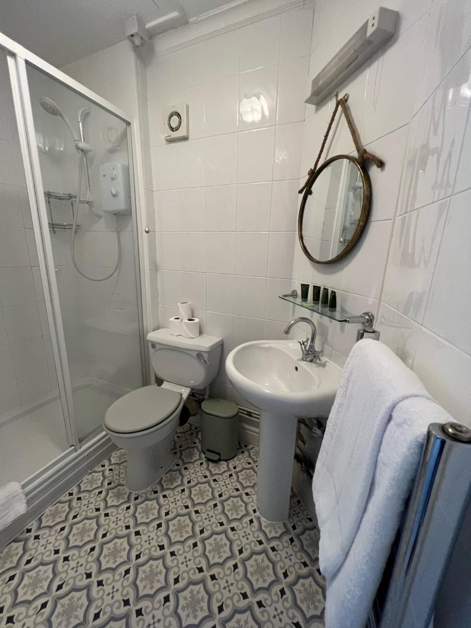 Old Rectory House, 4*