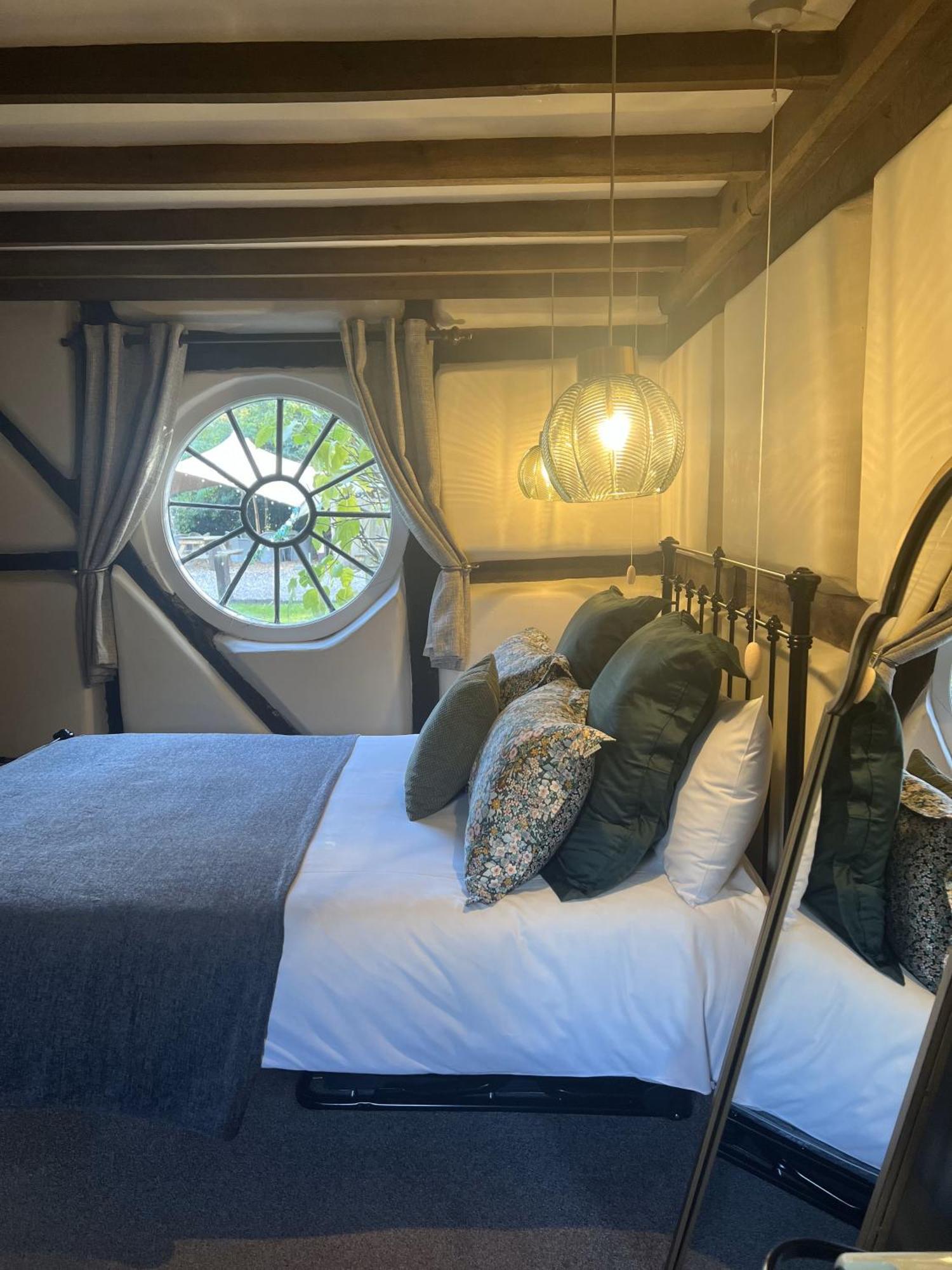 Old Rectory House, 4*