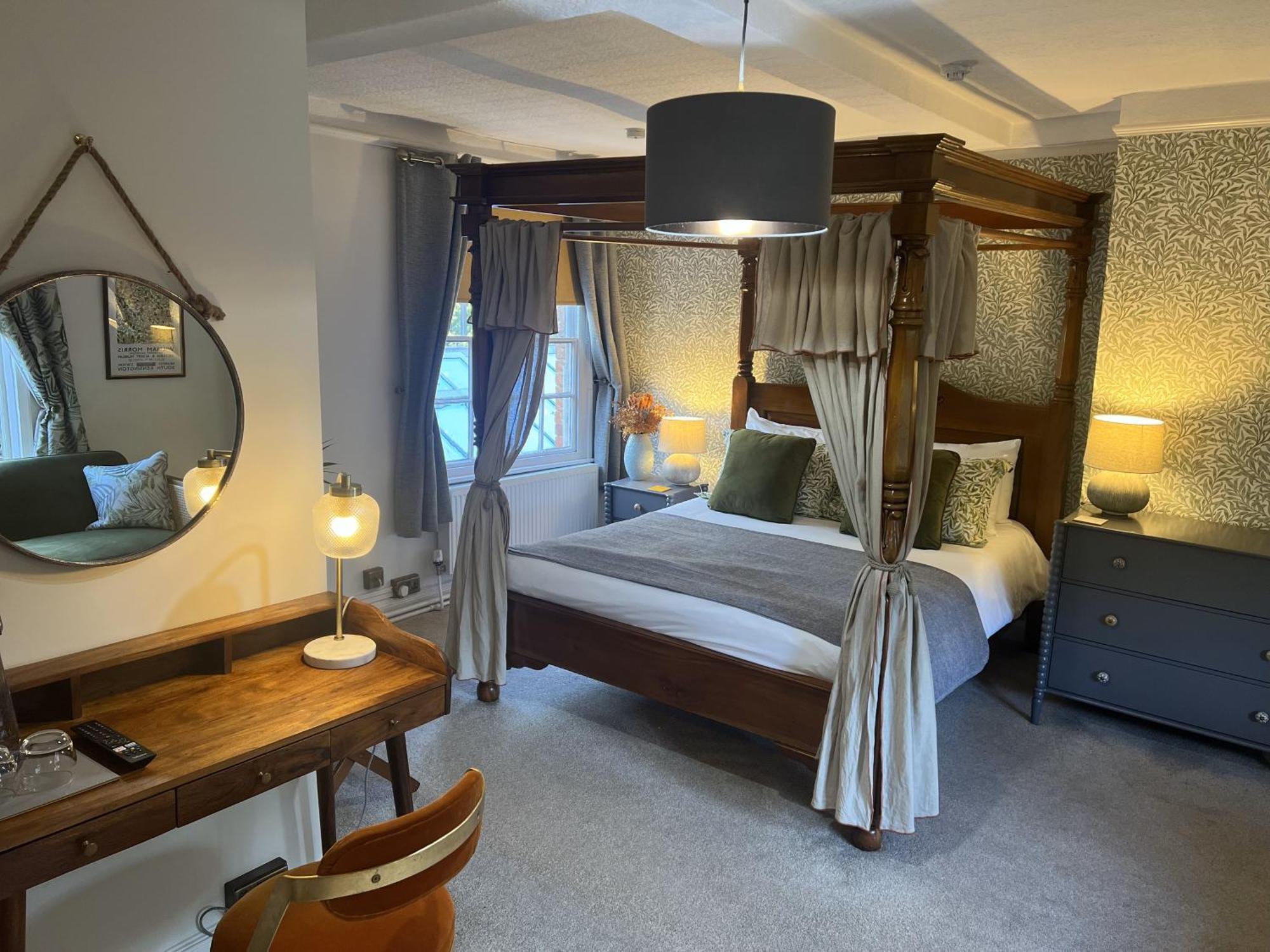 Old Rectory House, 4*